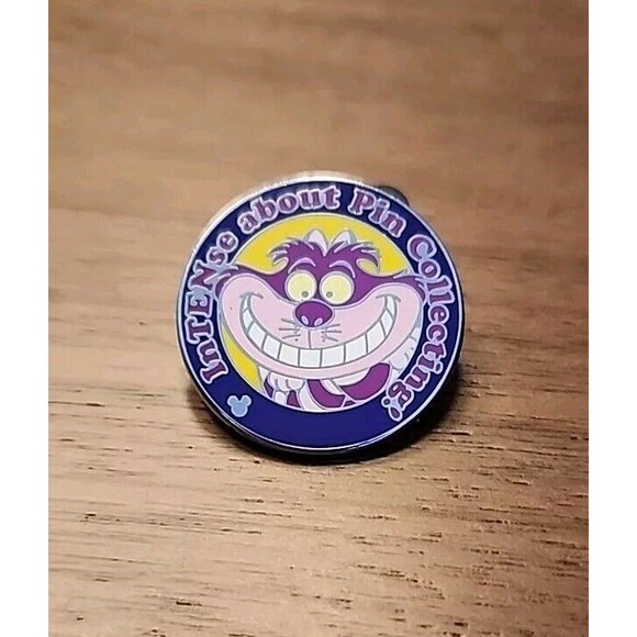 Disney 2010 Pin Alice In Wonderland 'TEN' Completer Pin Cheshire Cat - Picture 1 of 2
